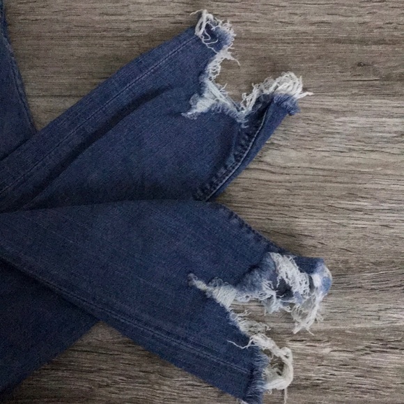FINAL OFFER!! Express mid rise ripped jeans NWOT - Picture 4 of 8